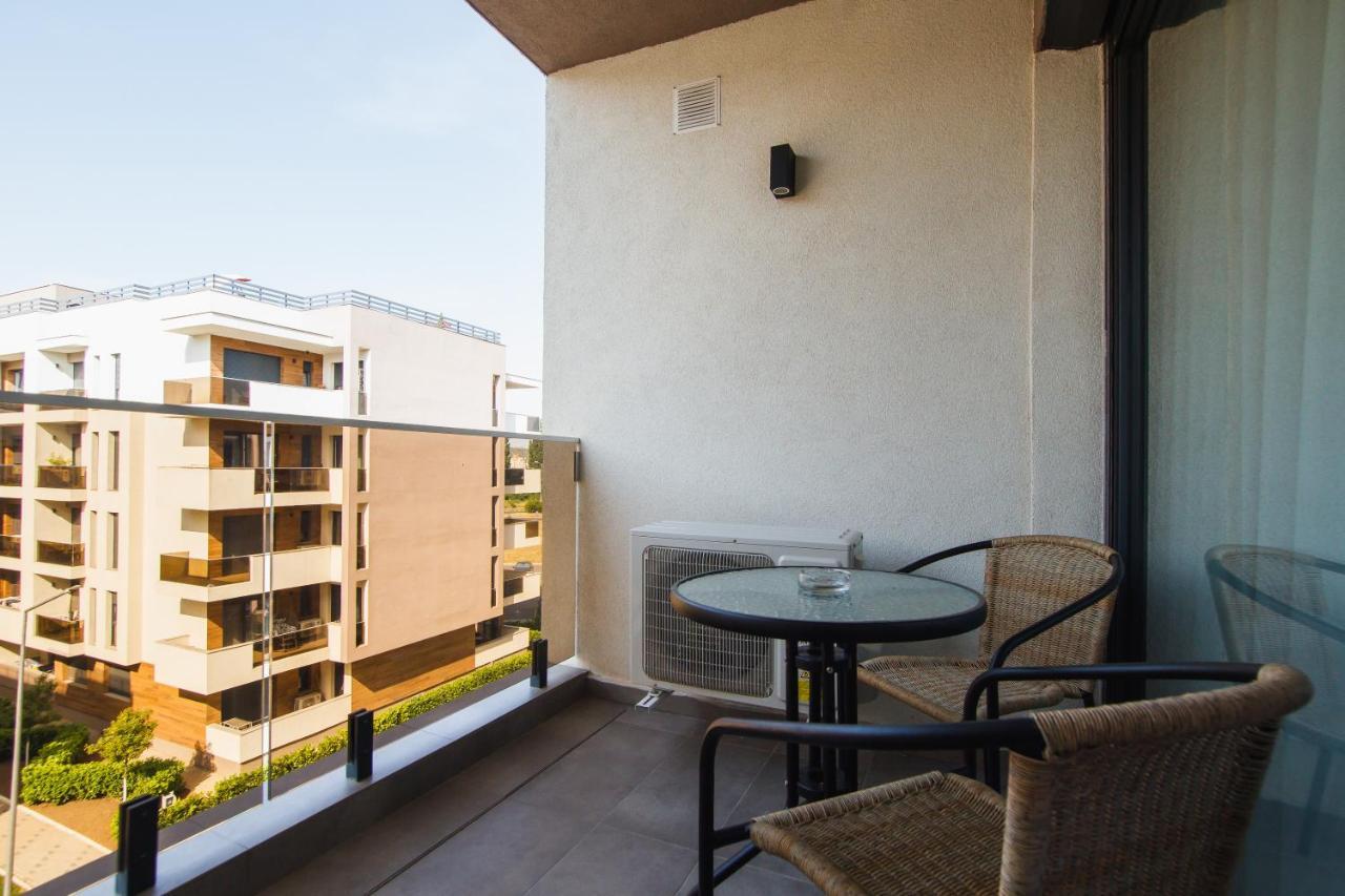 Romantic Getaway At West Residence Oradea Exteriör bild